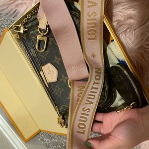 Loui vuttion multi povertte accessories